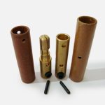 CONECTOR DE LATÃO - 60 AMPERES - ISOLANTE TUBO DE FIBRA DE VIDRO COM RESINA EPOXY - PINO DE FIXAÇÃO